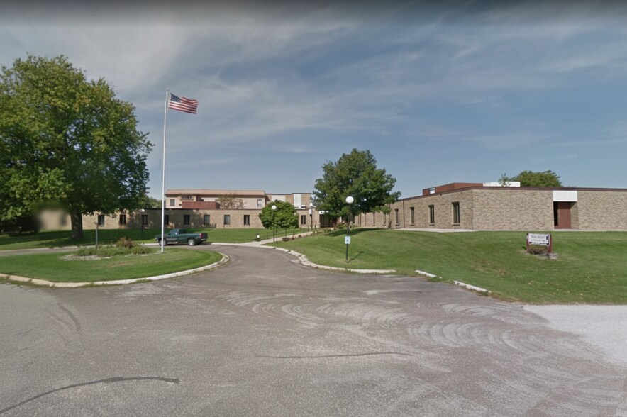 Primary Photo Of 425 N Badger St, Caledonia Healthcare For Sale
