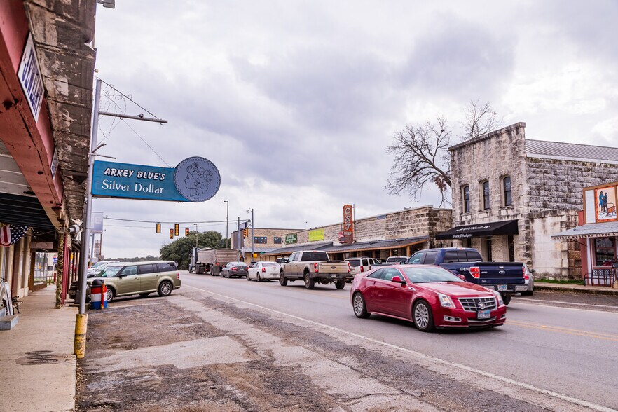 More Photos Of 311 Main St, Bandera Restaurant For Sale