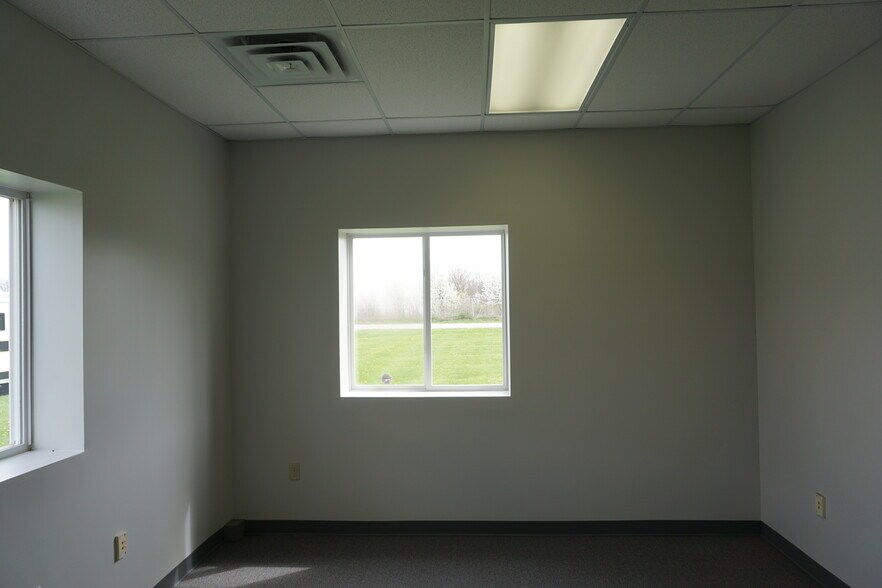 More Photos Of 1200 NW N St, Richmond Warehouse For Lease