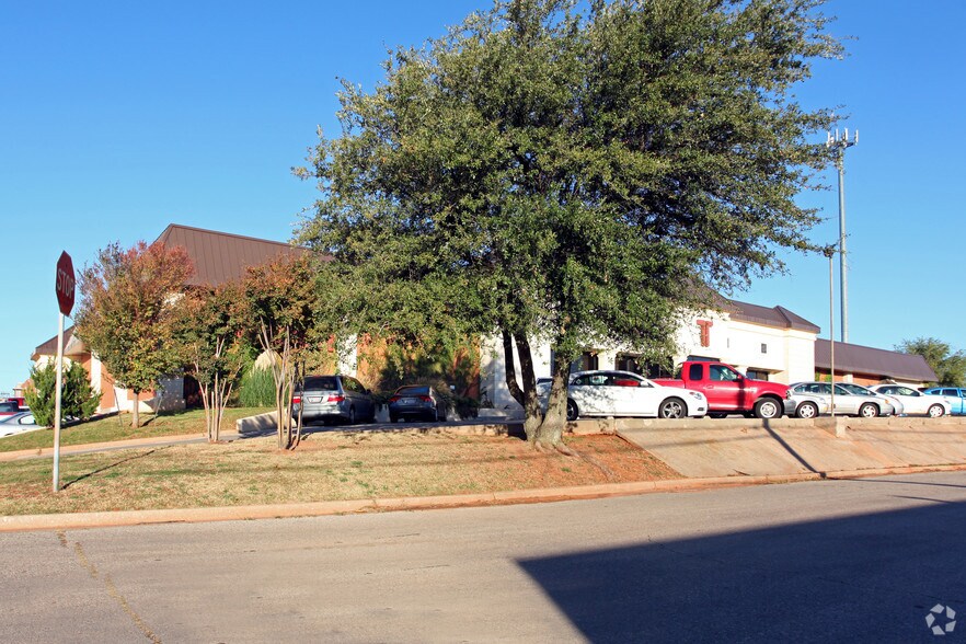 More Photos Of 4701 N Stiles Ave, Oklahoma City Light Manufacturing For Sale