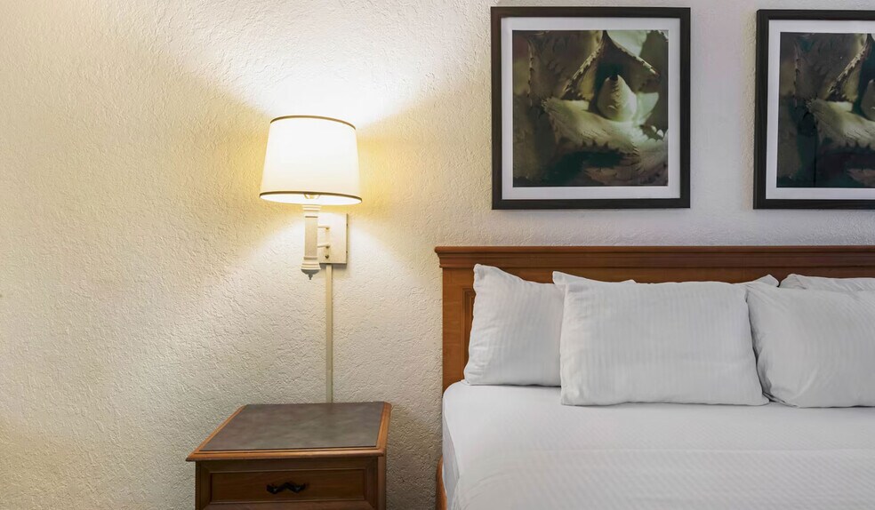 More Photos Of 6410 N Interstate 35, San Antonio Hotel For Sale