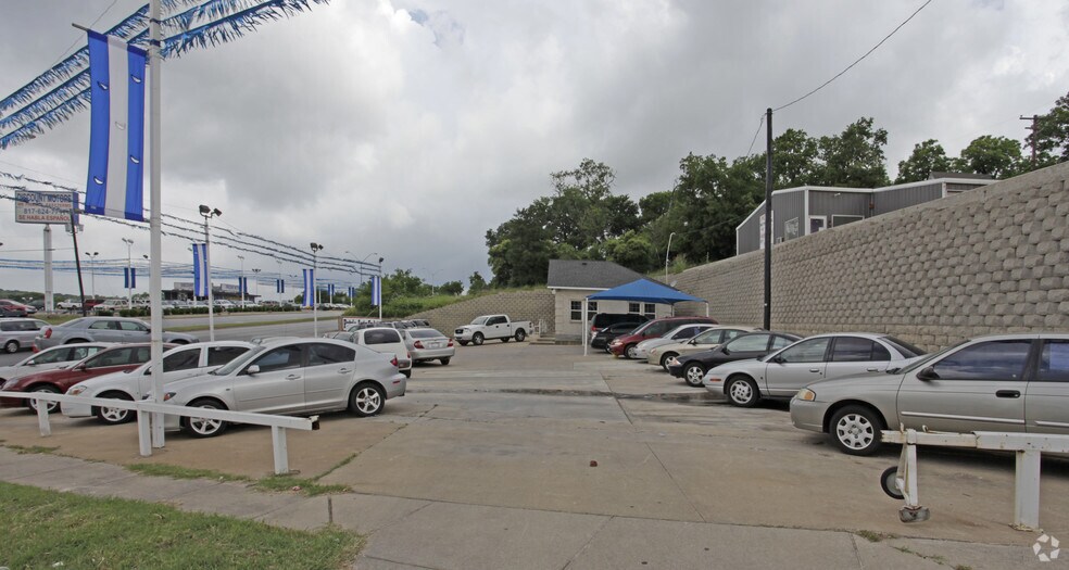 More Photos Of 1300 Jacksboro Hwy, Fort Worth Auto Dealership For Sale