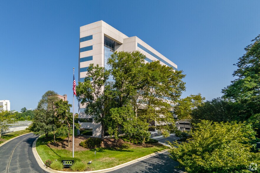 More Photos Of 2000 Corporate Ridge Rd, McLean Office For Lease
