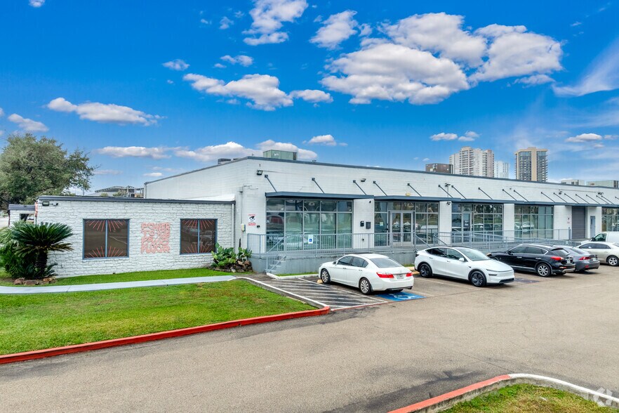 Primary Photo Of 4950 Terminal St, Bellaire Freestanding For Sale