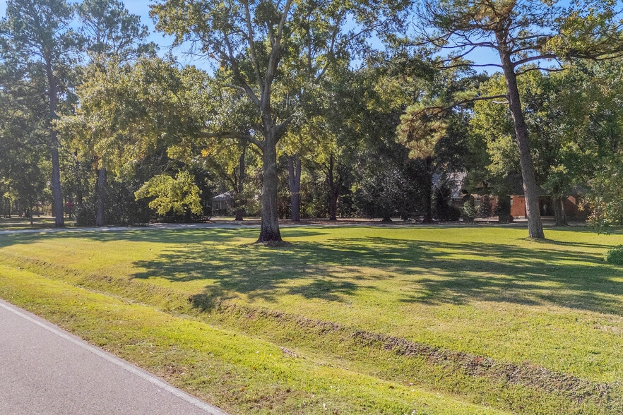 More Photos Of 16621 Hereford Dr, Tomball Flex For Sale
