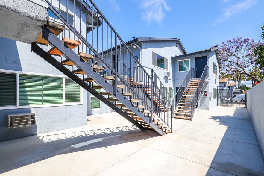 More Photos Of 200 E Wakefield Ave, Anaheim Apartments For Sale