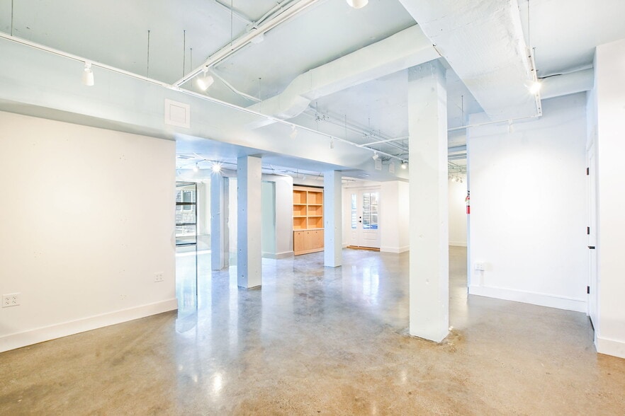 More Photos Of 1 Johnny Cake Hill, New Bedford Storefront Retail Office For Lease