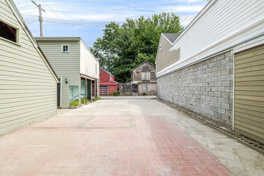 More Photos Of 744 Warren St, Hudson Storefront Retail Residential For Sale