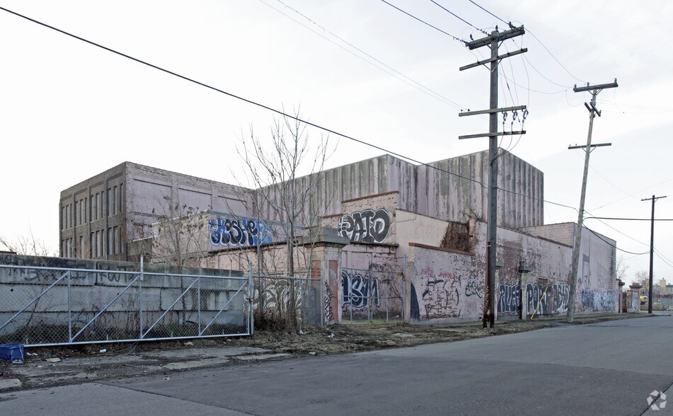More Photos Of 1400 Trombly St, Detroit Warehouse For Sale