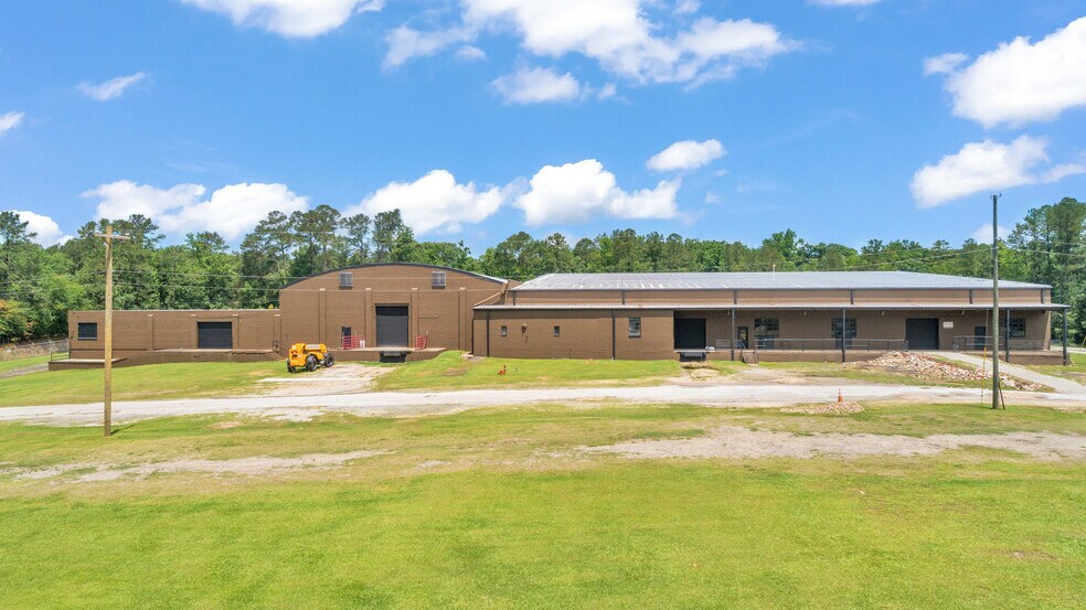 More Photos Of 121 Trotter Industrial Ln, Saluda Warehouse For Lease