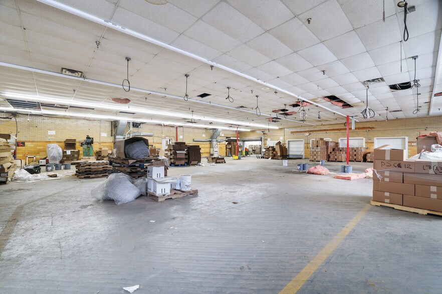More Photos Of 105-119 Sprague Ave, Middletown Manufacturing For Sale