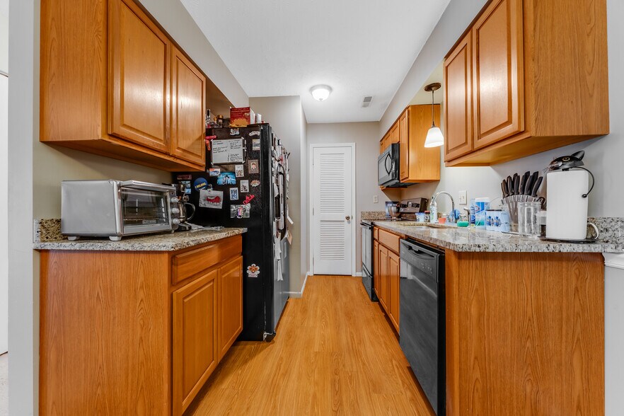 More Photos Of 940 Stewart St, Morgantown Apartments For Sale