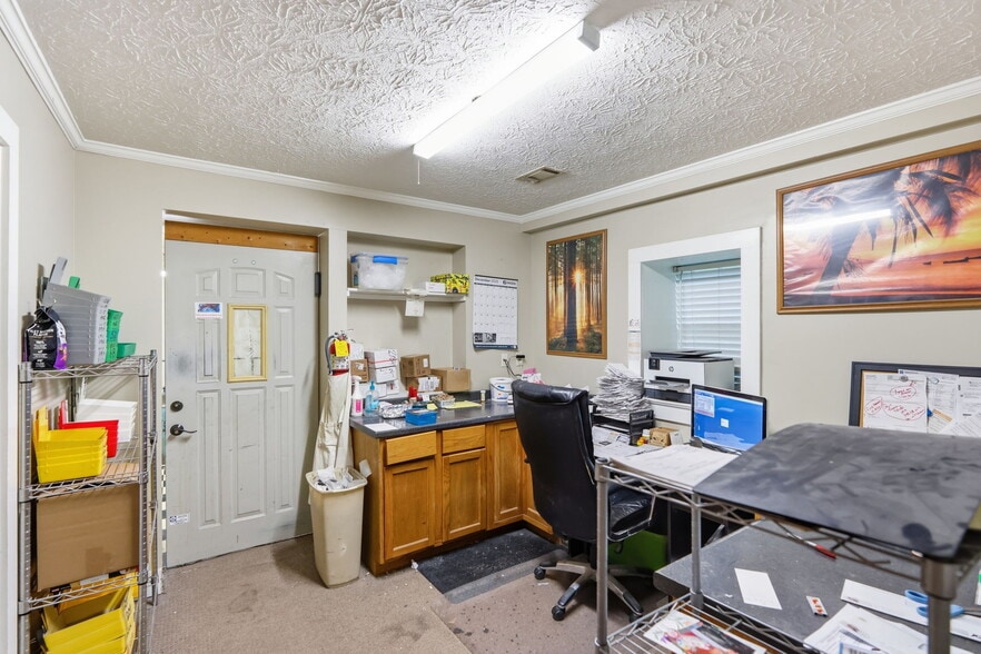 More Photos Of 3365 Thompson Bridge Rd, Gainesville Freestanding For Sale