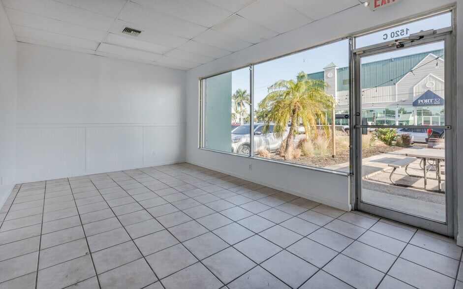 Primary Photo Of 1520 SE 46th Ln, Cape Coral Freestanding For Lease