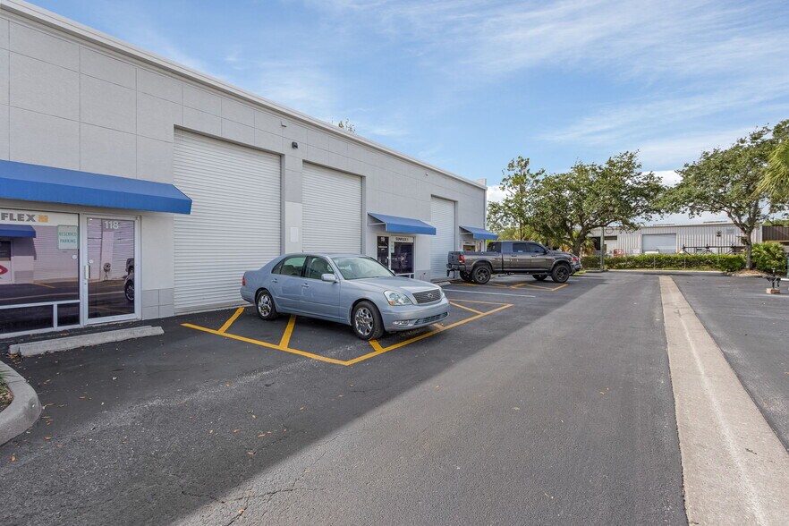 More Photos Of 4110 Enterprise Ave, Naples Unknown For Lease