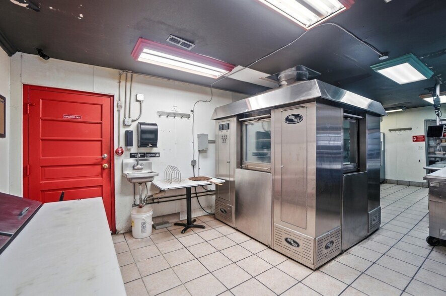 More Photos Of 15641 Oh-235, Belle Center Freestanding For Sale