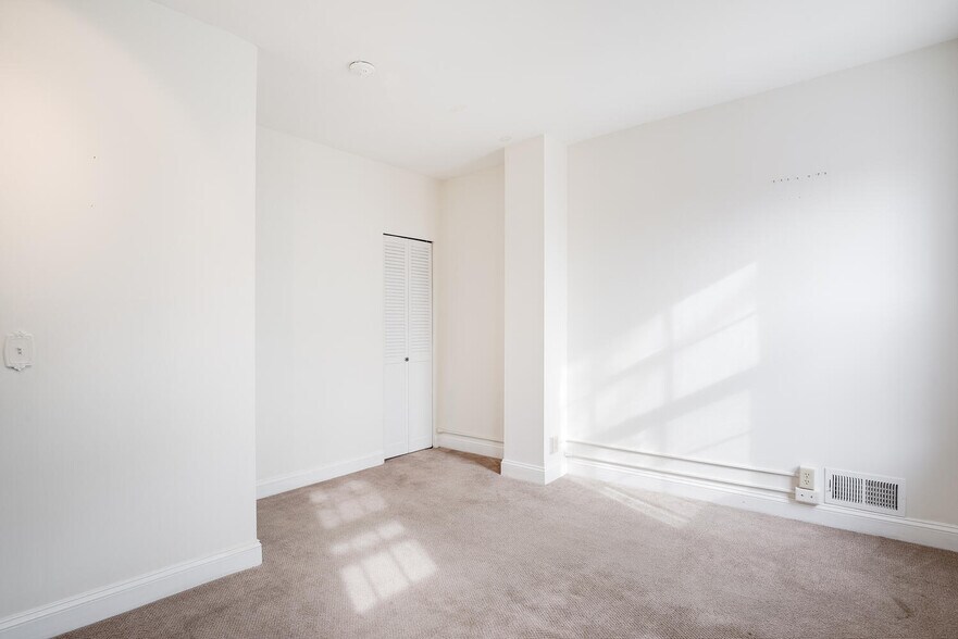 More Photos Of 1804 T St NW, Washington Office For Lease