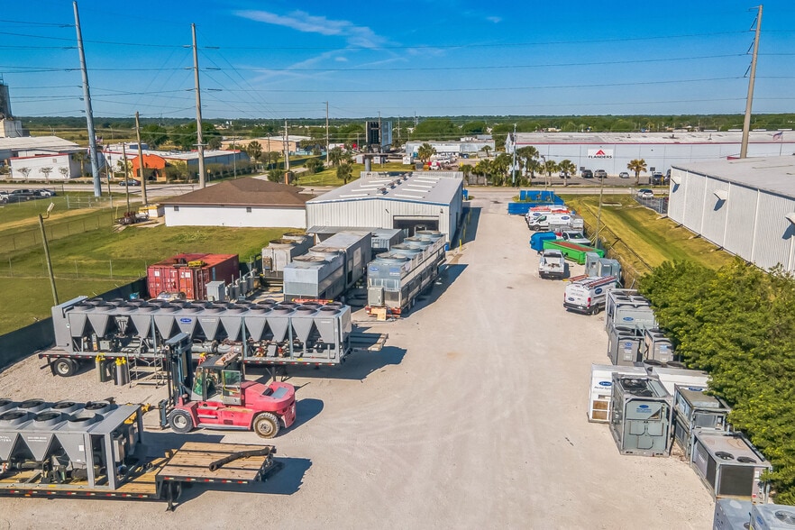 More Photos Of 2710 S Combee Rd, Lakeland Warehouse For Lease