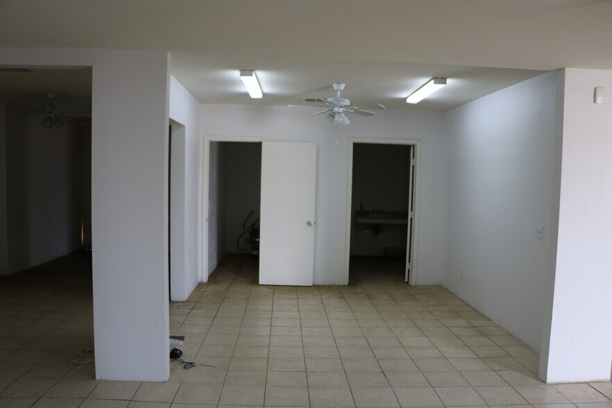 More Photos Of 4711 N Sierra Way, San Bernardino Convenience Store For Lease