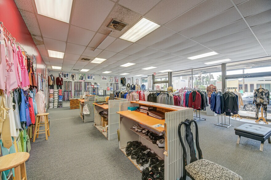 More Photos Of 777 NE 125th St, North Miami Storefront For Lease