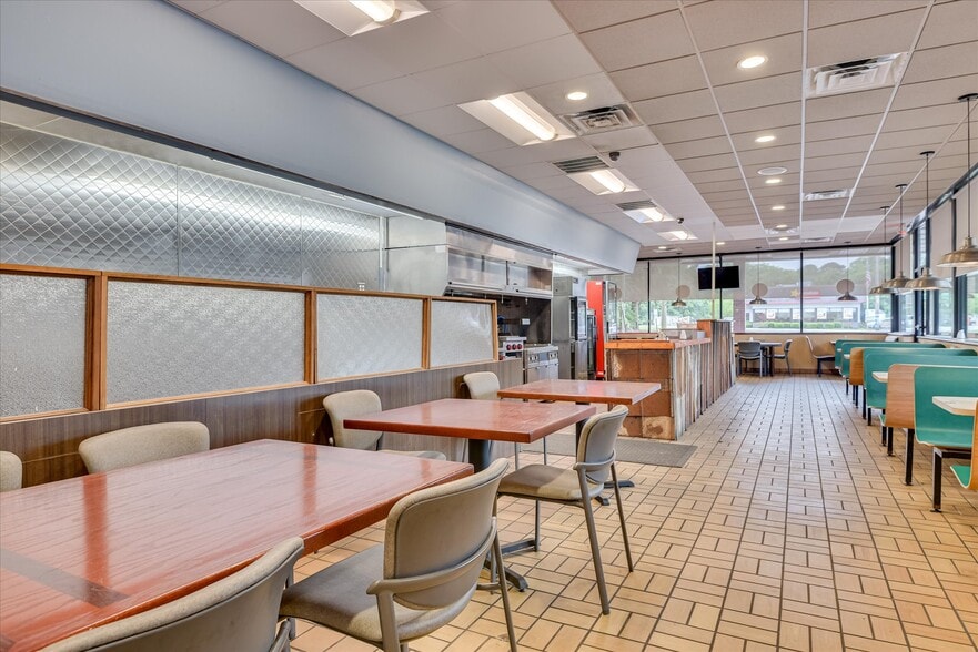 More Photos Of 115 Elm St, Lincolnton Restaurant For Lease