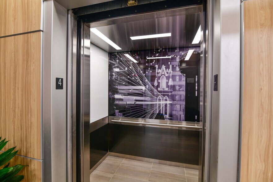 More Photos Of 3310 Live Oak St, Dallas Medical For Lease