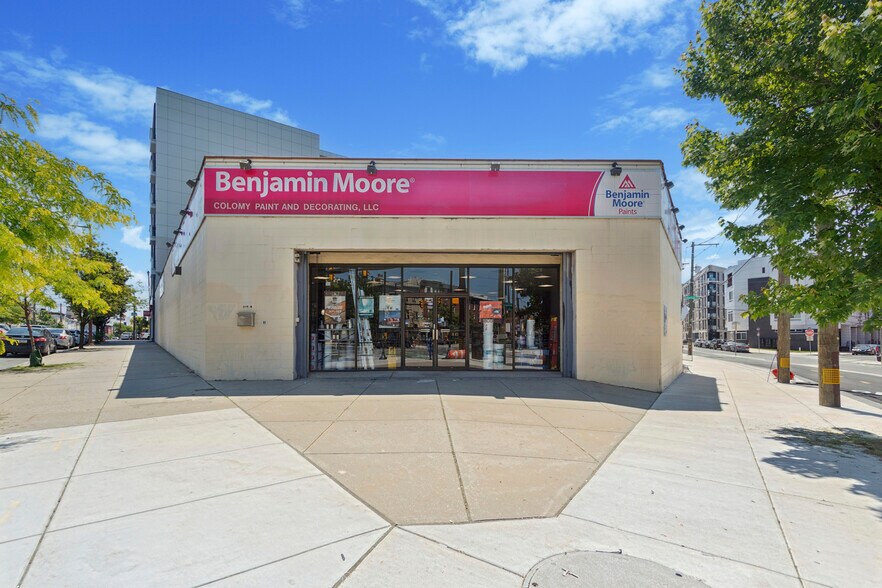 More Photos Of 210 W Girard Ave, Philadelphia Storefront For Sale
