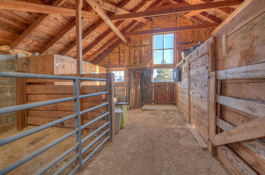 More Photos Of 22540 Us Highway 160, Walsenburg Veterinarian Kennel For Sale