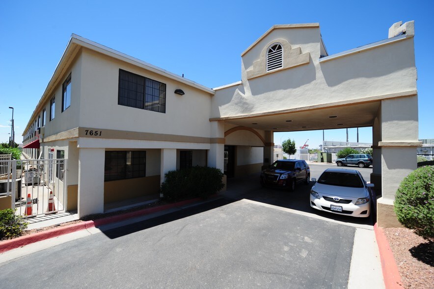 7651 N Mesa St, El Paso, TX 79912 Motel For Sale