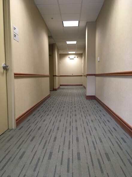 More Photos Of 4885 Hoffman Blvd, Hoffman Estates Office For Sale