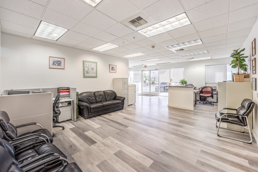 More Photos Of 2455 W Cheyenne Ave, North Las Vegas Light Manufacturing For Lease