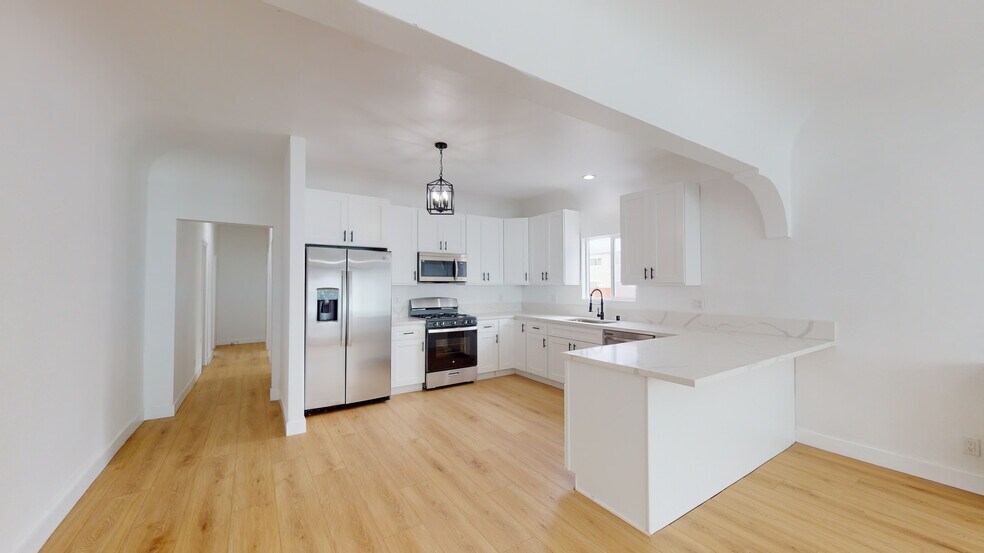 More Photos Of 1113 Pacific Ave, Long Beach Apartments For Sale