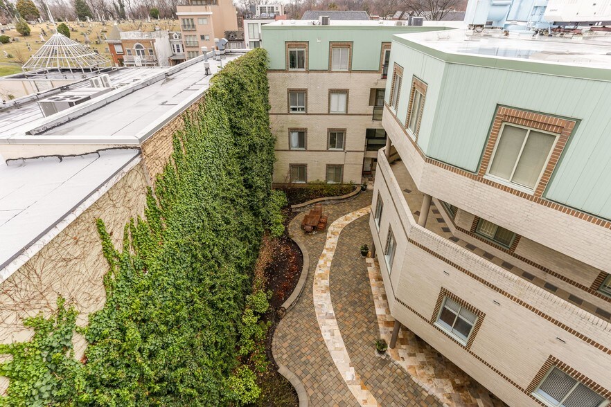 More Photos Of 2141 Wisconsin Ave NW, Washington Apartments For Sale