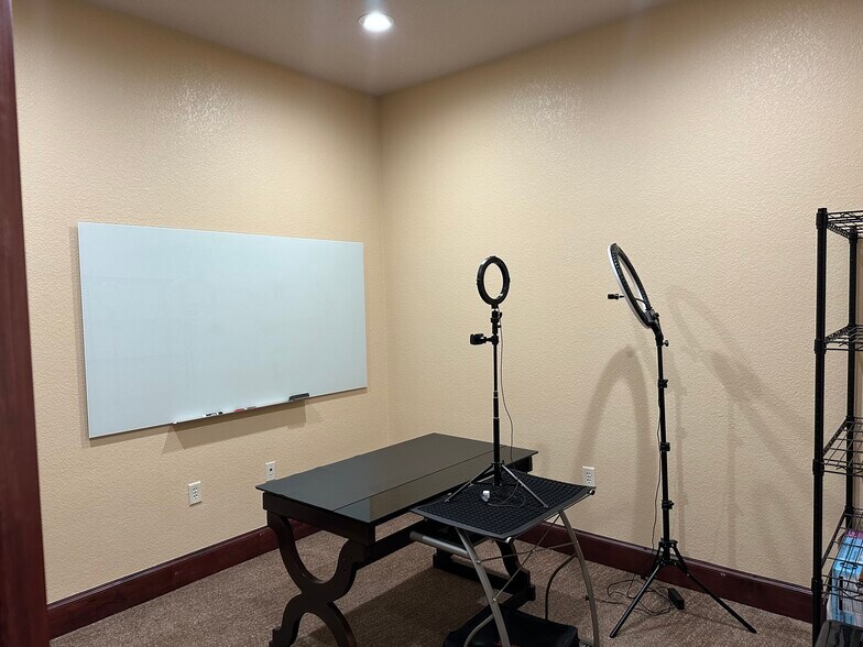 More Photos Of 2131 E Kirkwood Blvd, Southlake Office For Lease