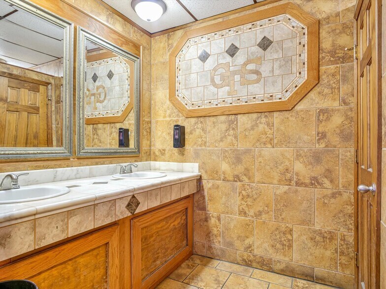 More Photos Of 200 N Main St, Dupo Specialty For Sale