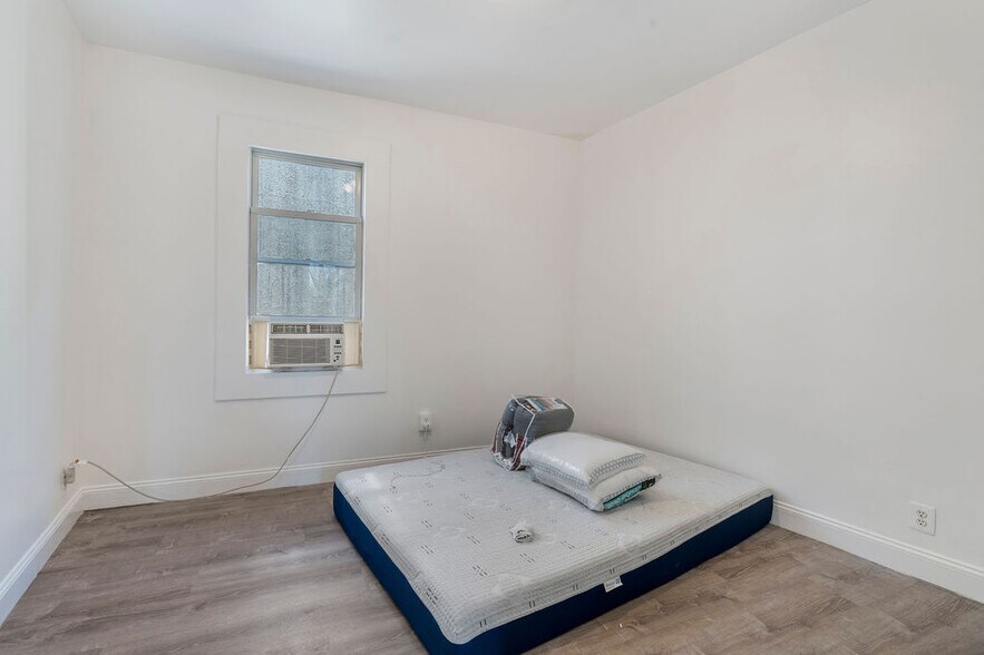 More Photos Of 415 Jersey St, Staten Island Multifamily For Sale