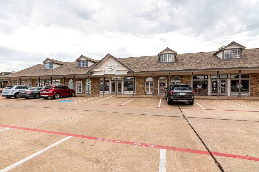 More Photos Of 310 N Main St, Keller Unknown For Lease