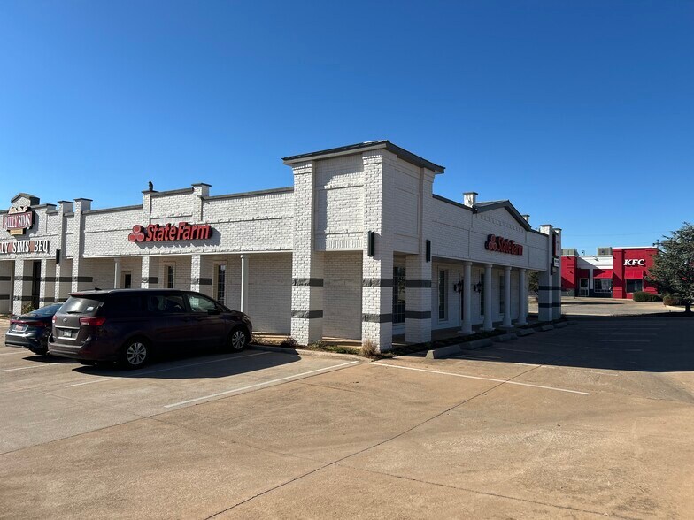 Primary Photo Of 4404 NW Cache Rd, Lawton Unknown For Lease