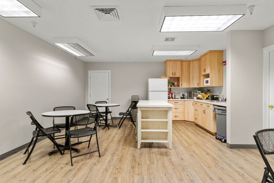 More Photos Of 3204-3210 N Canyon Rd, Provo Office For Sale