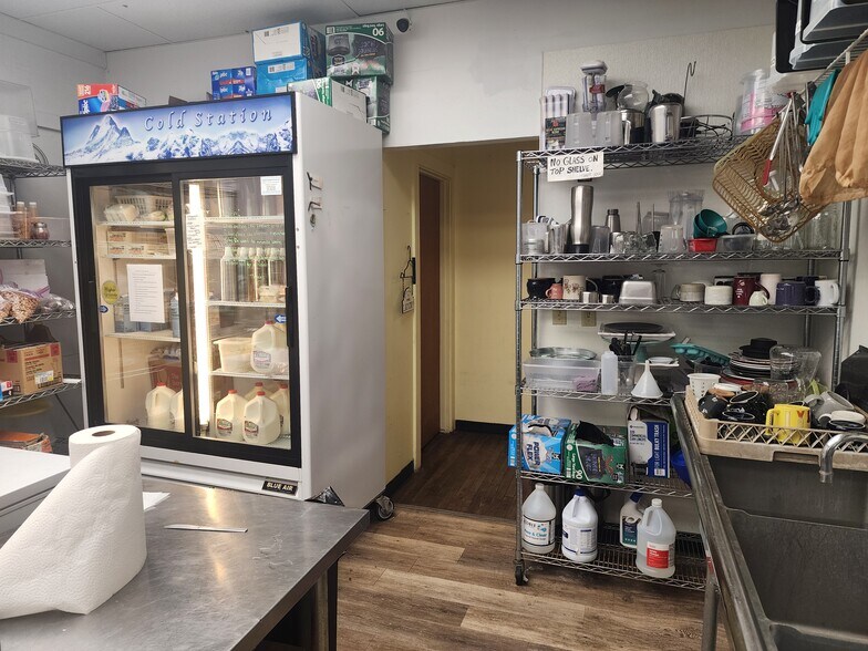 More Photos Of 433 Main St, Frankfort General Retail For Sale