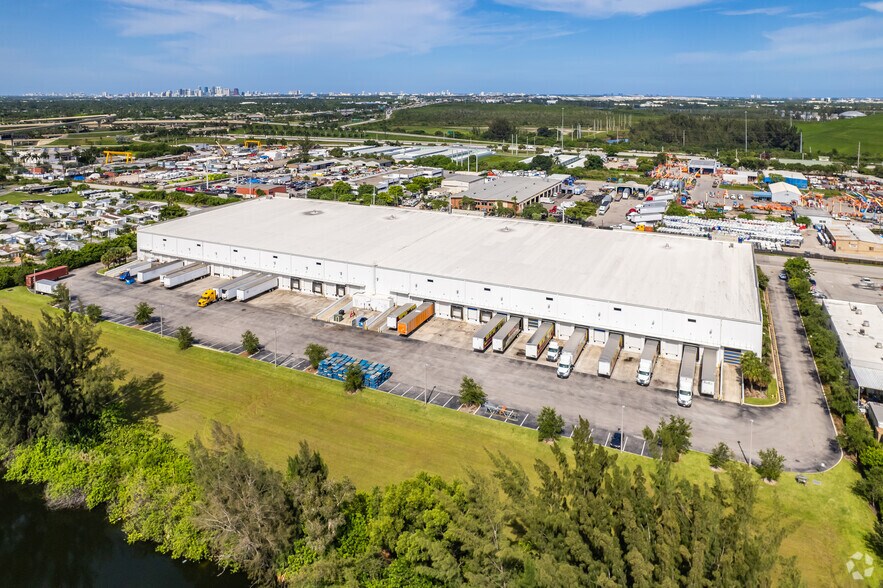 More Photos Of 3501 Burris Rd, Davie Distribution For Lease