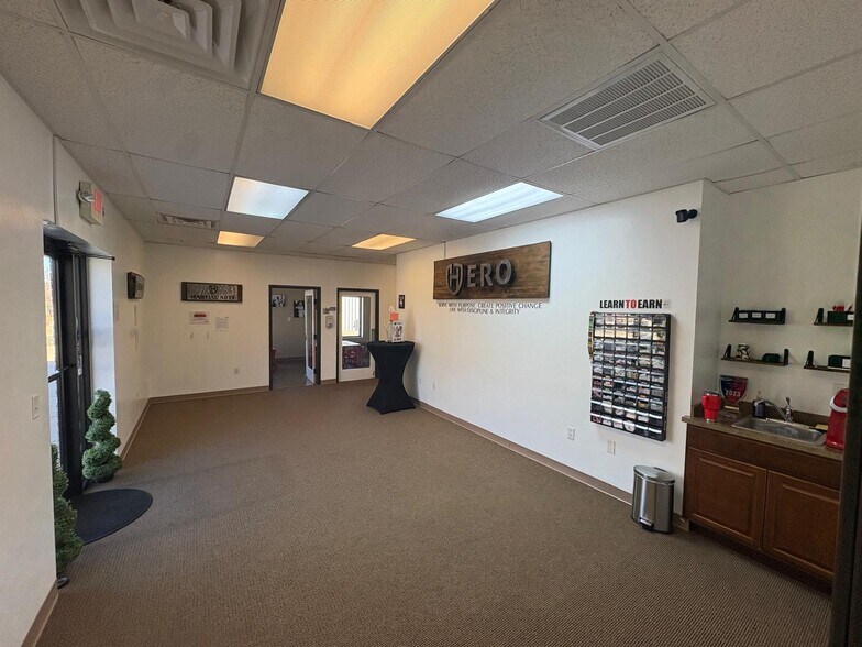 More Photos Of 2800 Global Pky, Midwest City Warehouse For Lease