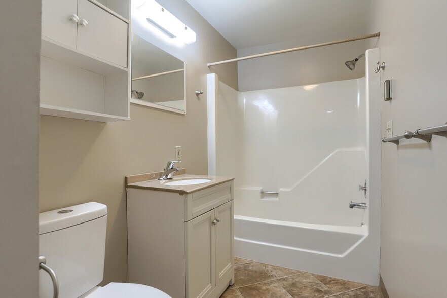 More Photos Of 2234 Cumberland St, Lebanon Storefront Retail Residential For Sale