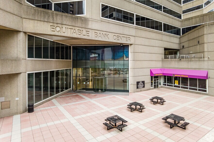 More Photos Of 100 S Charles St, Baltimore Office For Sale