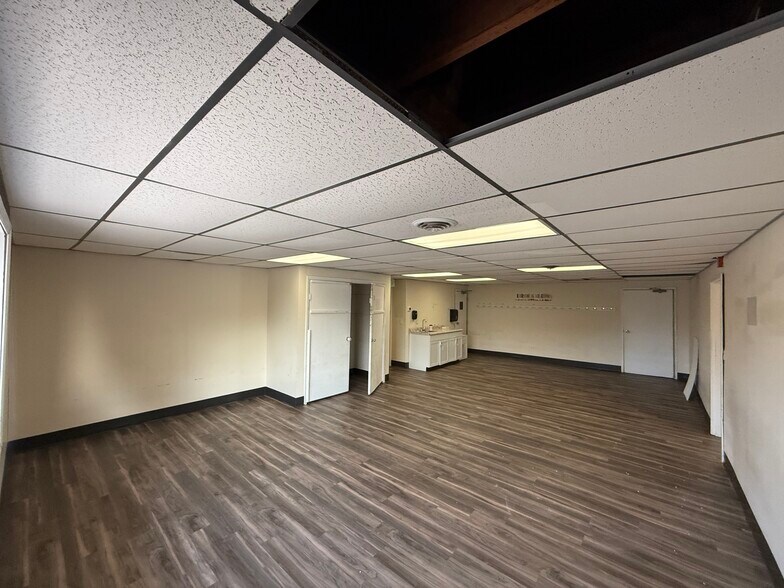 More Photos Of 101 N Royal Tower Rd, Irmo Daycare Center For Lease