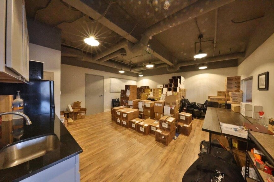 More Photos Of 10412 Allisonville Rd, Fishers Office For Sale