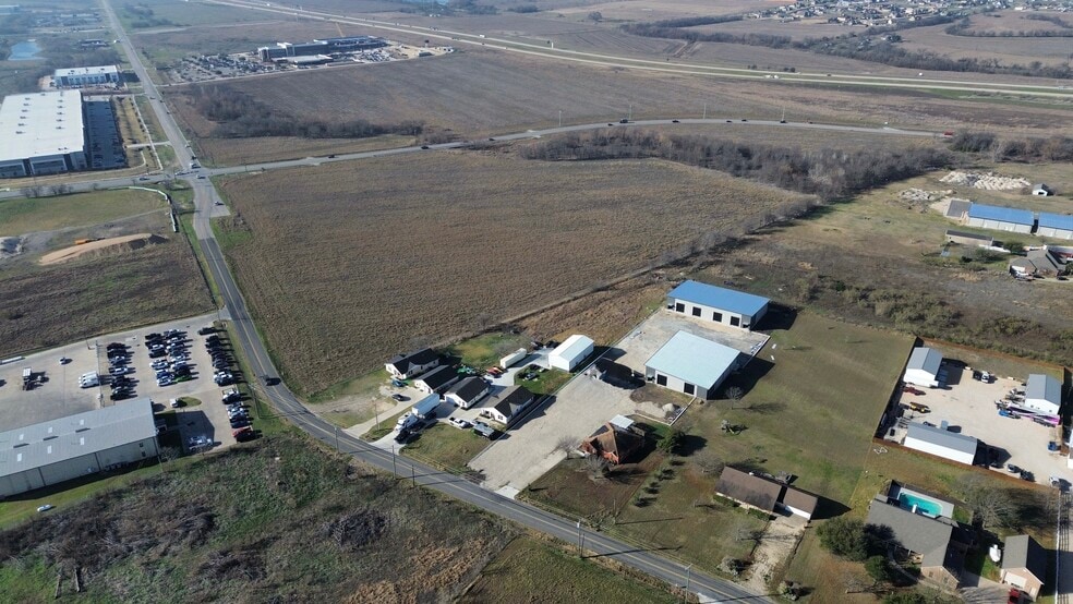 More Photos Of 1158 County Road 108, Hutto Warehouse For Lease