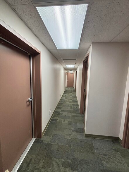 More Photos Of 7010 Parkway Rd, Greely Flex For Sale