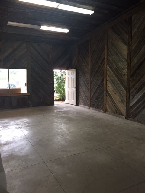 More Photos Of 9125 W Highway 71, Austin Freestanding For Lease