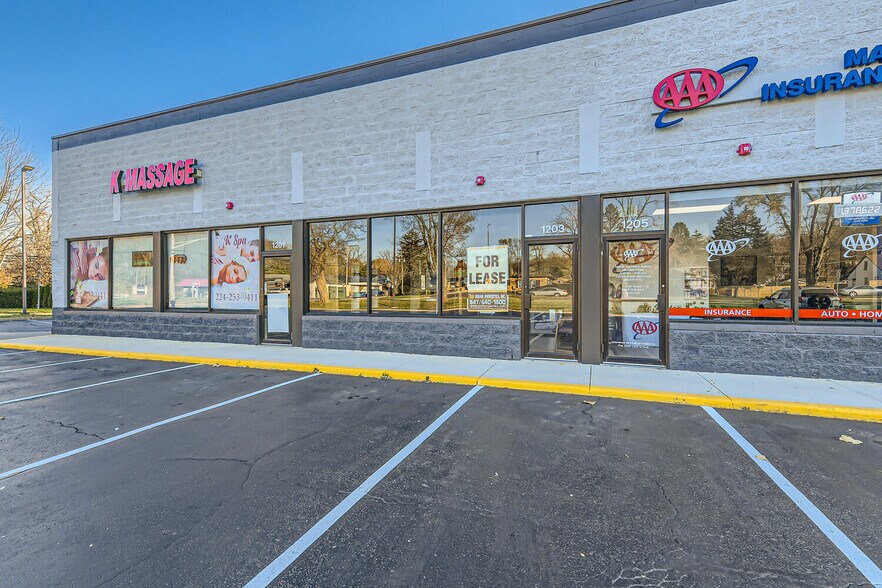 More Photos Of 1201-1231 S Main St, Algonquin Unknown For Lease